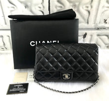 CHANEL Clutch on Chain Quilted Black Lambskin