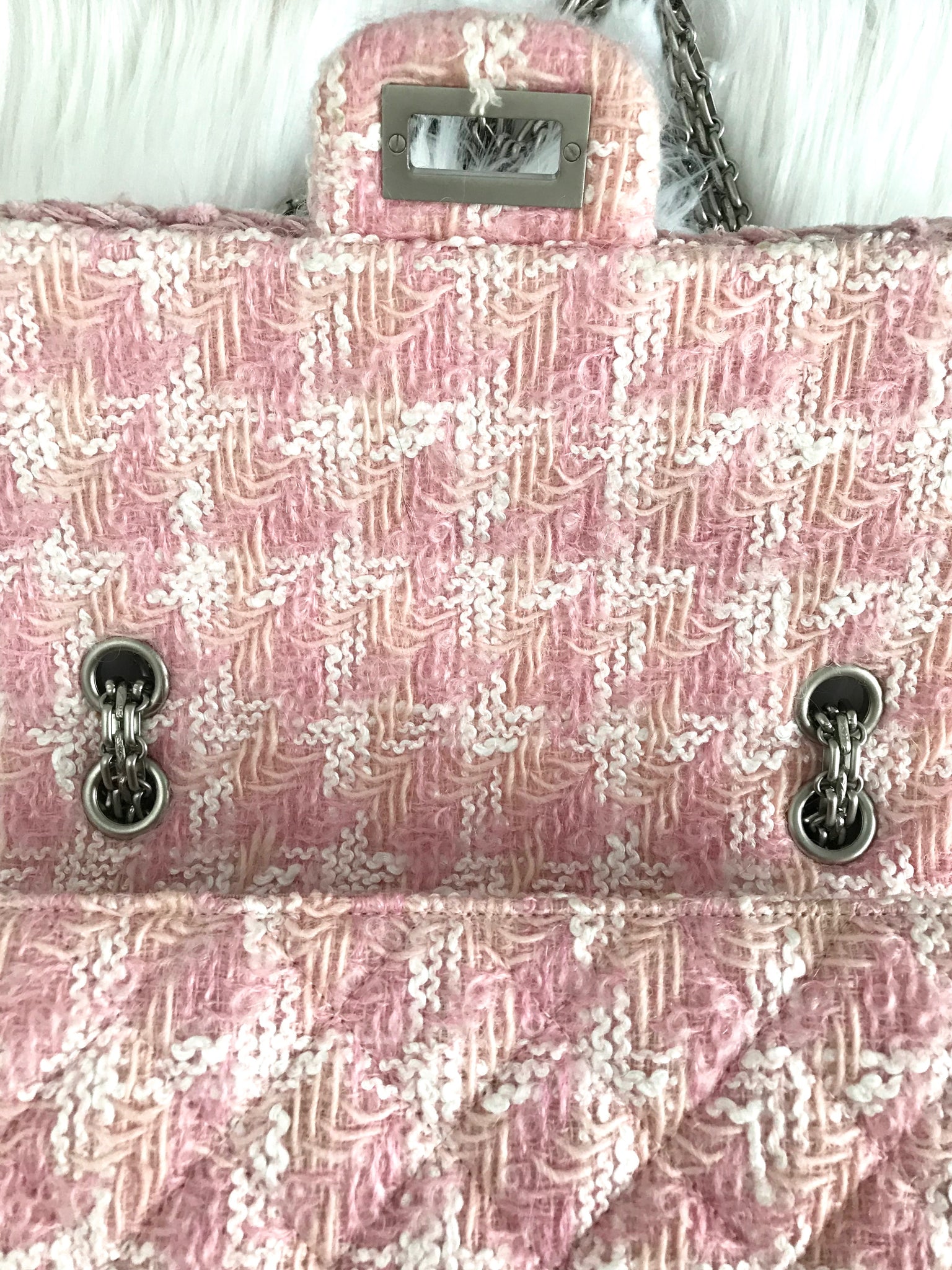 Rare CHANEL Supermarket Pink Tweed Shoulder Bag $4,700 – Clutch